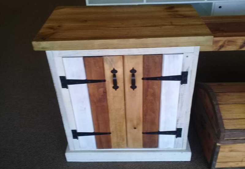 rustic pallet bathroom cabinet